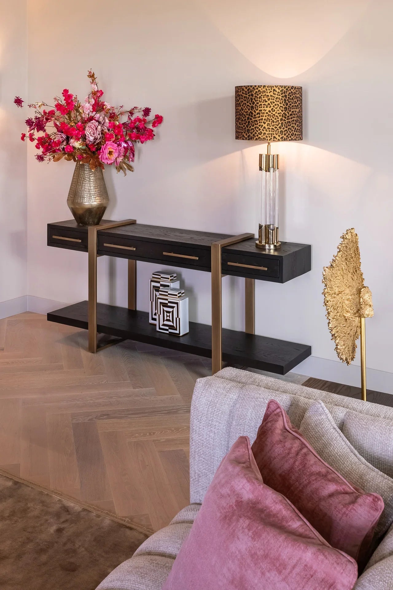 Konsole Cambon ar 3 atvilktnēm Richmond Interiors 80/180/45 cm tumša kafija - N1 Home