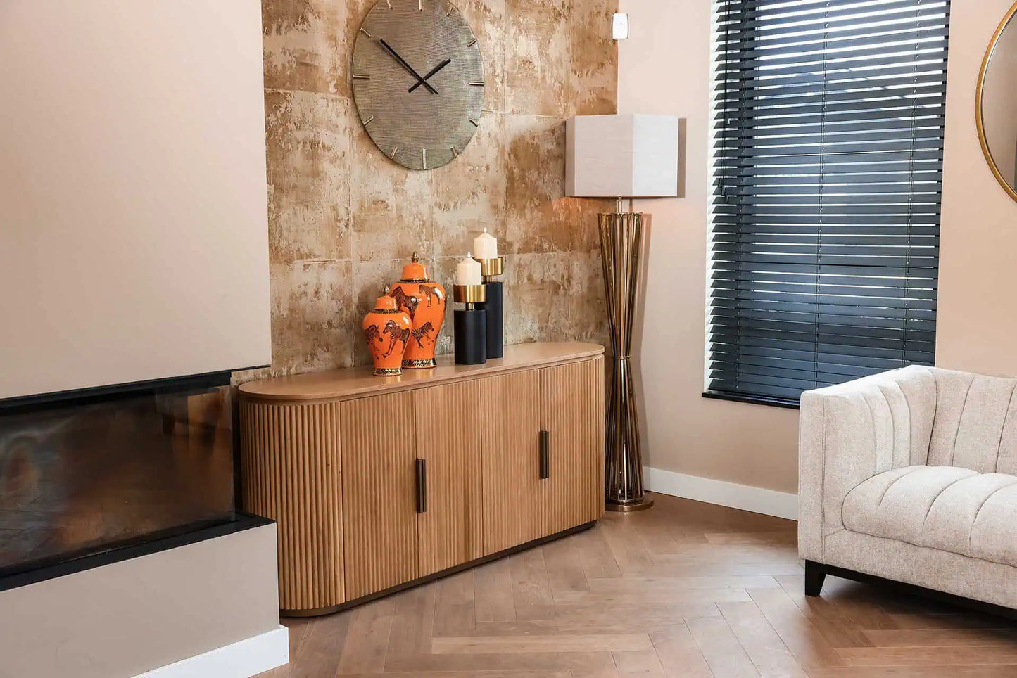 Kumode Belfort ar 4 durvīm Richmond Interiors dabīgs ozols - N1 Home