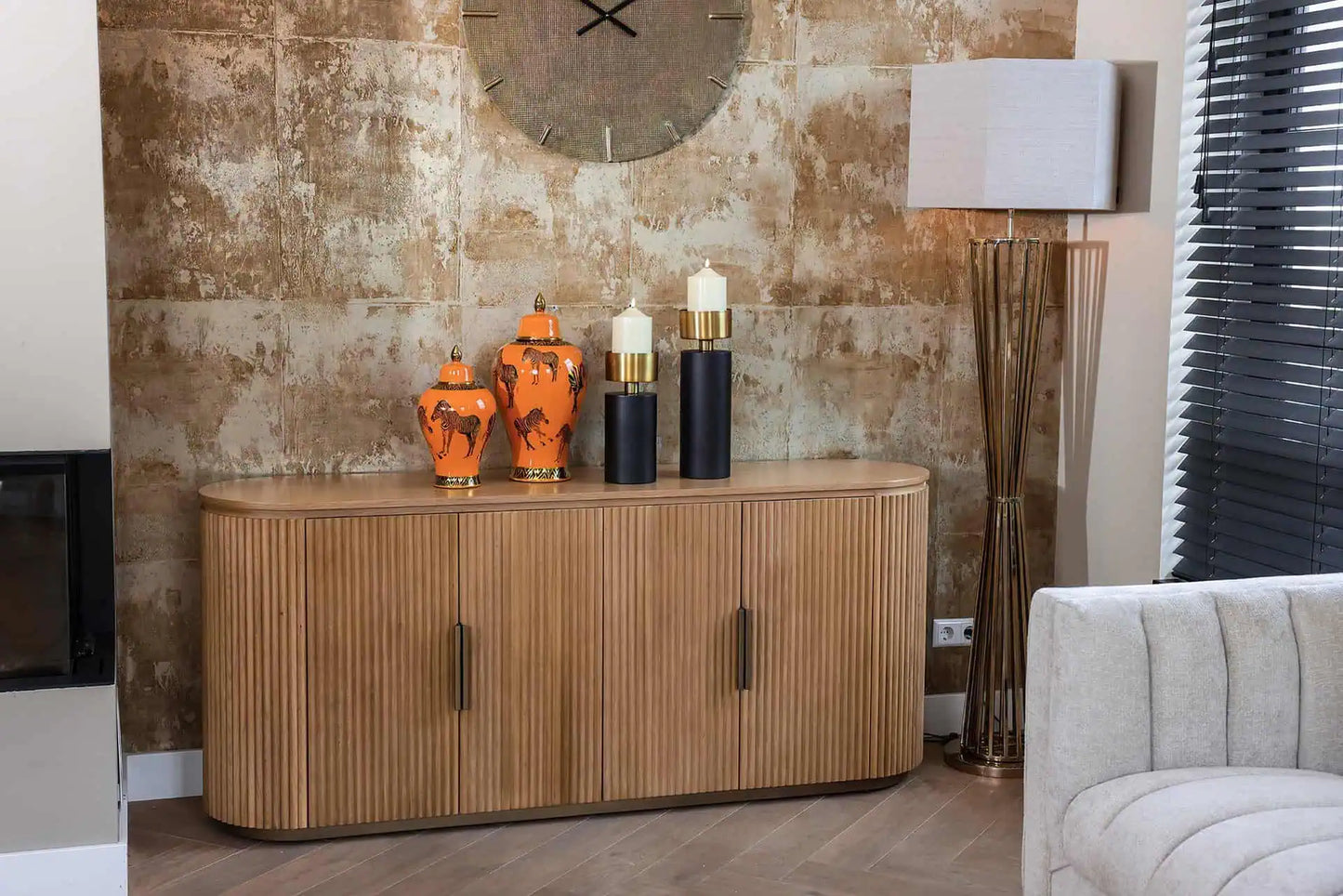 Kumode Belfort ar 4 durvīm Richmond Interiors dabīgs ozols - N1 Home