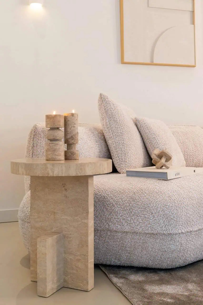 Столик Biltmore итальянский травертин Richmond Interiors 55/44/44 см бежевый