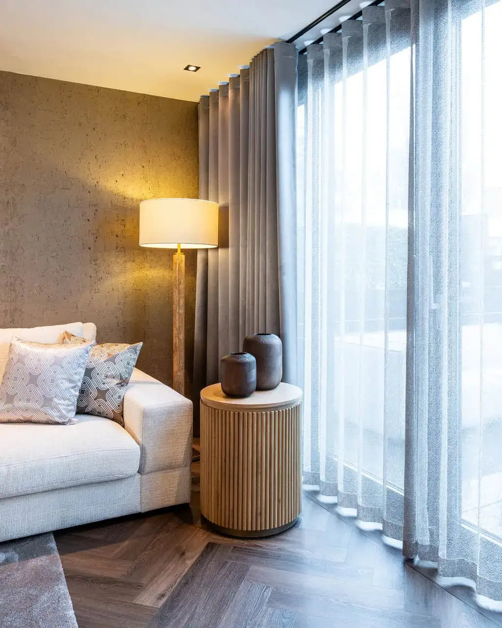 Столик Belfort Richmond Interiors 60/50/50 см натуральный дуб