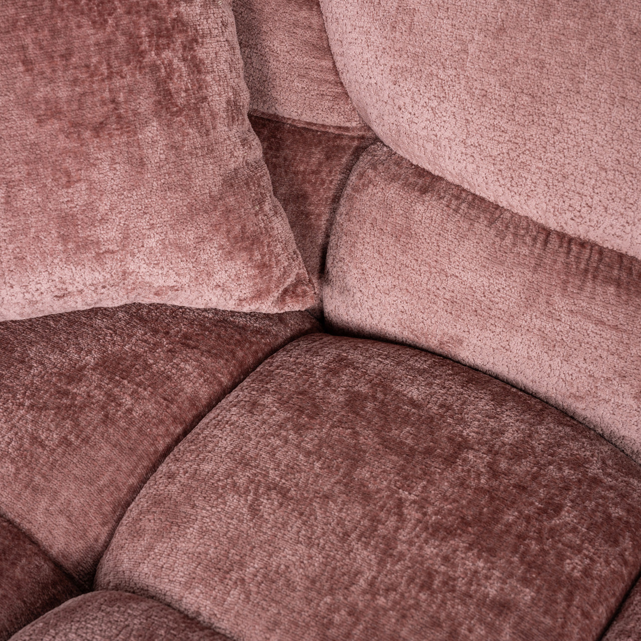Диван Charelle Richmond Interiors 74/258/106 cm Bergen 705 rose chenille