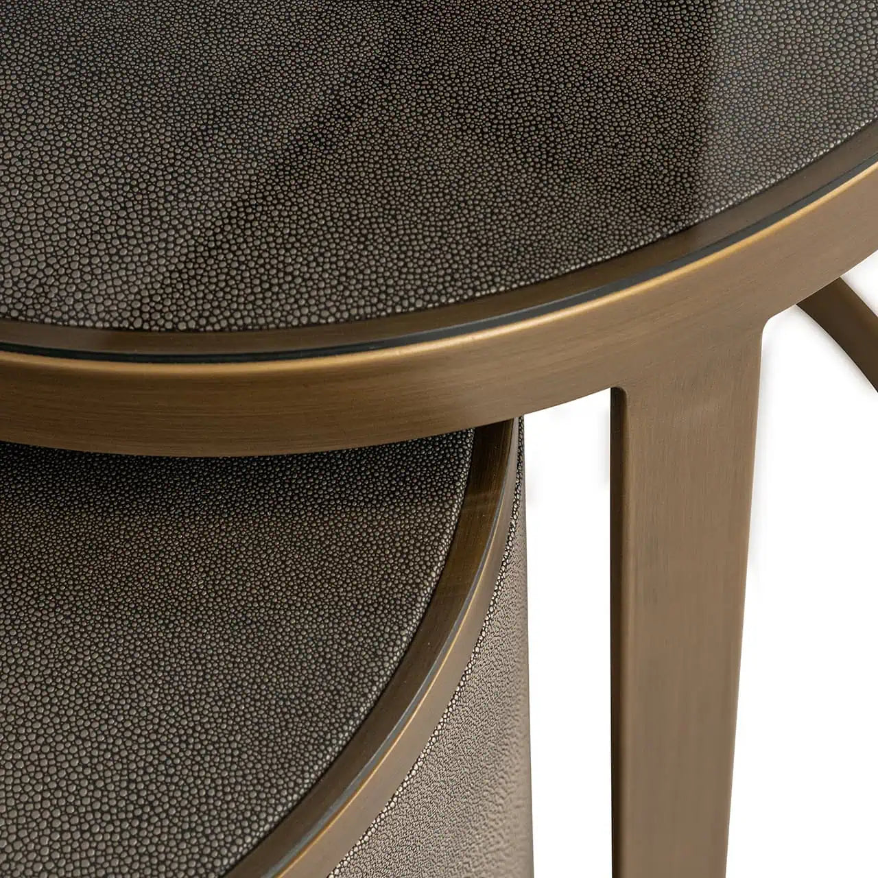 Комплект столиков Bloomville 2 шт. Richmond Interiors 55/50/50 см золото