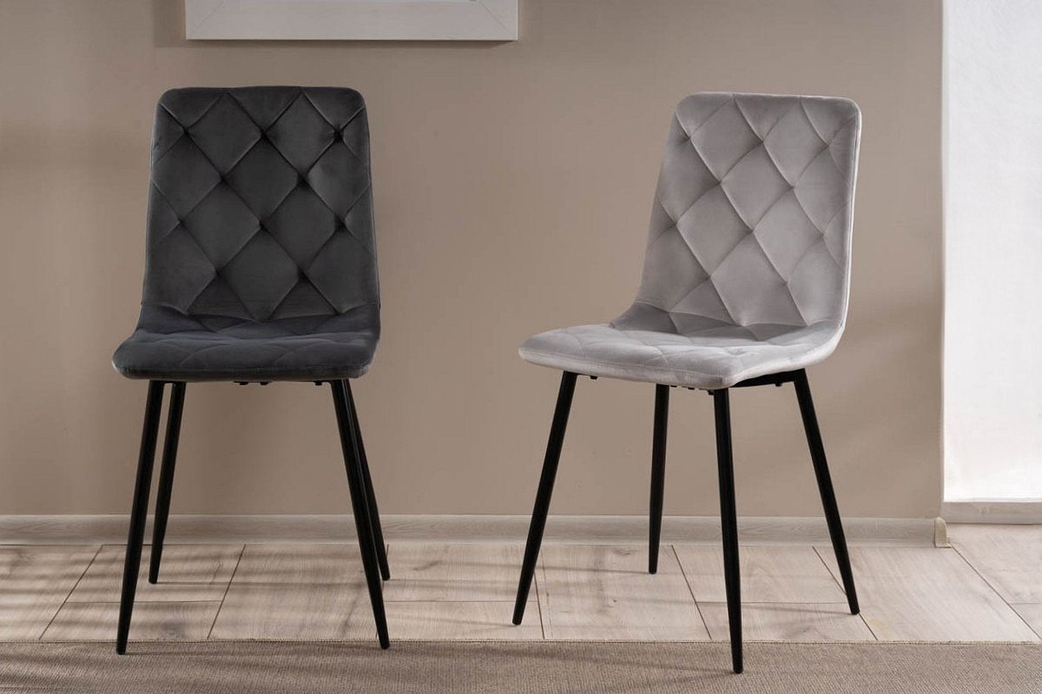 JERRY SAMTA KRĒSLS MELNS RĀMIS/OLĪVU