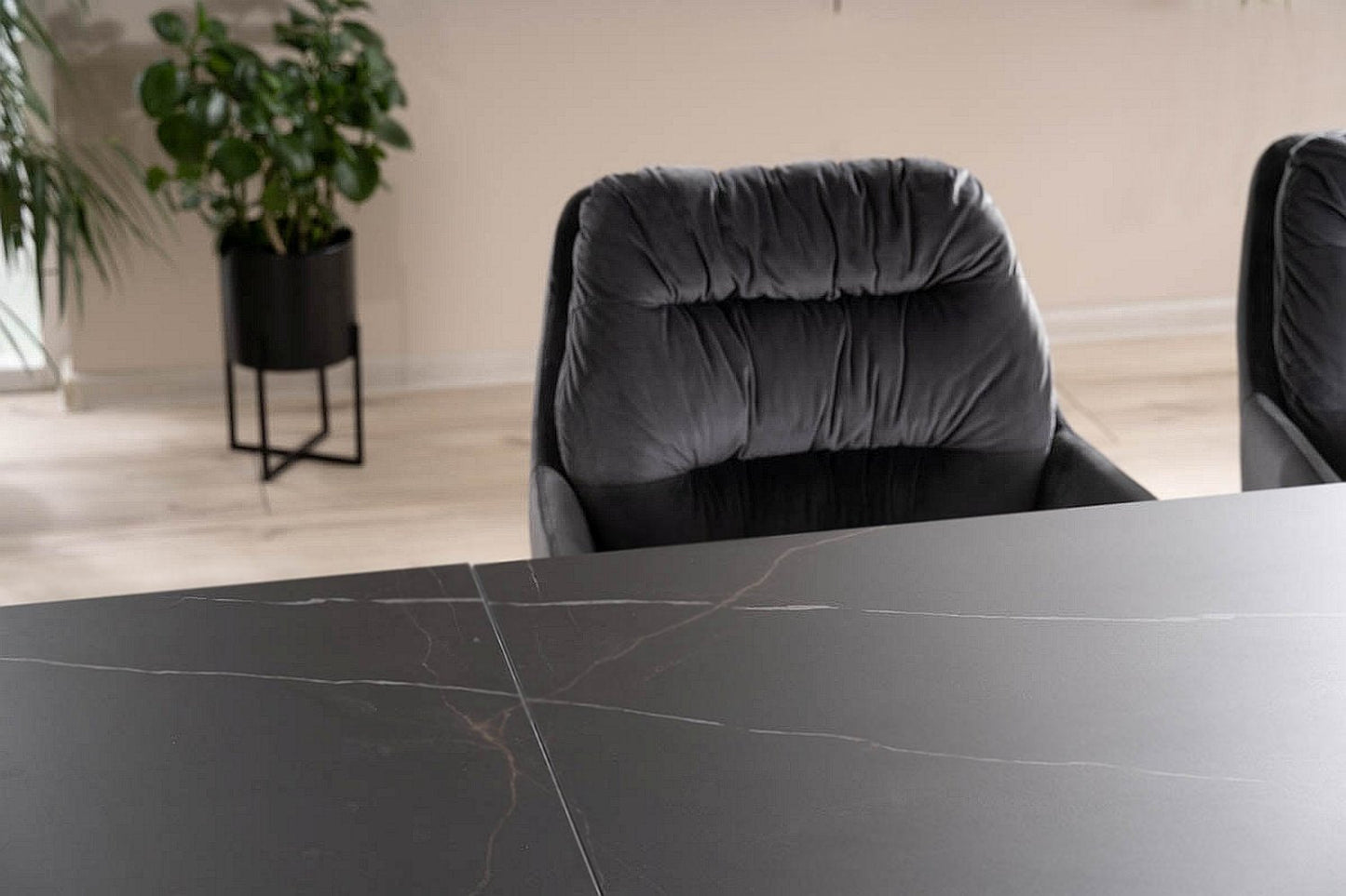 Westin keramikas galds, Sahara Noir 90x160-240 cm